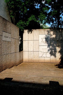 Gedenkstätte für die ehem. Synagoge (Foto: Detlef René Spanka)