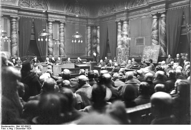 Innenaufnahme des Gerichtssaales bei der Urteilsverkündung gegen Fritz Haarmann (Bundesarchiv Bild 102-00922)