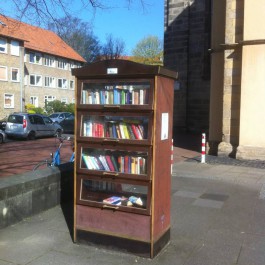 Bücherschrank